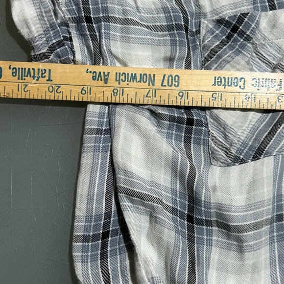 Anthropologie Cloth and Stone Front Tie Plaid Top Size Medium - Picture 7 of 7